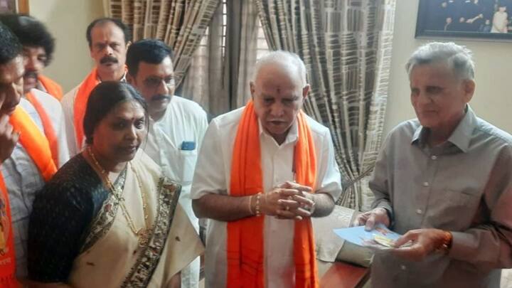 कर्नाटक के गृहमंत्री परमेश्वर ने इस बात का ऐलान कर दिया है कि जरूरत पड़ने पर पॉक्सो के तहत बी एस येदयुरप्पा को गिरफ्तार भी किया जाएगा. हालांकि इसका अंत में फैसला तो सीआईडी ही करेगी. लोकसभा चुनाव के पहले ही बी एस येदयुरप्पा के साथ कांड शुरू हो गया था.