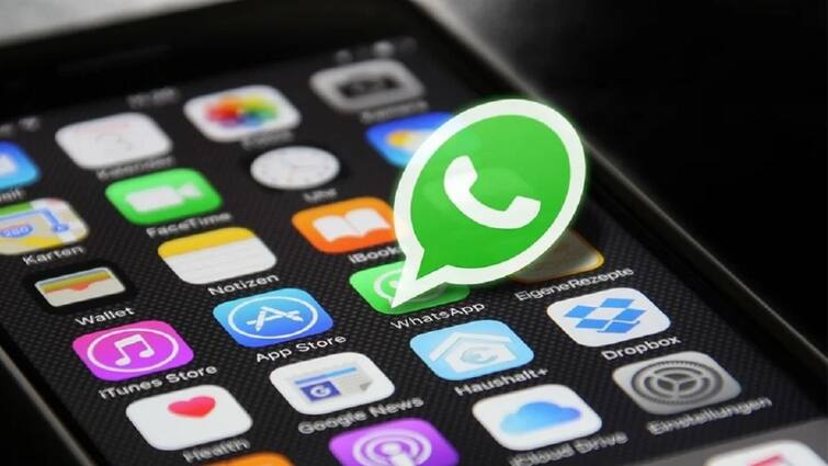 WhatsApp to soon allow users to choose a language for voice message transcripts: Here’s what it means for users WhatsApp: வாய்ஸ் மெசேஜை பல்வேறு மொழிகளில் ட்ரான்ஸ்க்ரைப் செய்யும் வசதி விரைவில் அறிமுகம்!