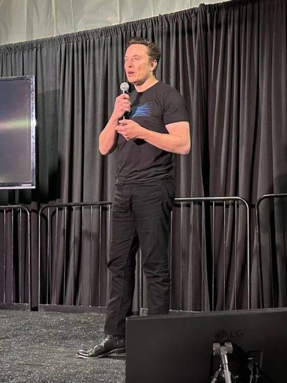 एक मिनट में कितना कमा लेते हैं एलन मस्क?