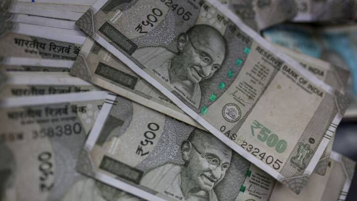 अब तक किसानों को 16 किस्तें जारी की जा चुकी हैं. 28 फरवरी 2024 को किसानों के खाते में सरकार द्वारा 16वीं किस्त भेजी गई थी. अब किसानों को 17वीं किस्त का इंतजार है. अनुमान लगाया जा रहा है की योजना की 17वीं किस्त जून के महीने में जारी की जा सकती है.