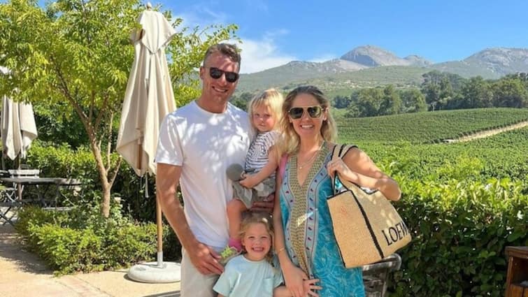 England Cricket Team Captain Jos Buttler and His Wife Blessed With Baby Boy Jos Buttler Baby: ஜோஸ் பட்லருக்கு ஆண் குழந்தை..பெயர் என்ன தெரியுமா?