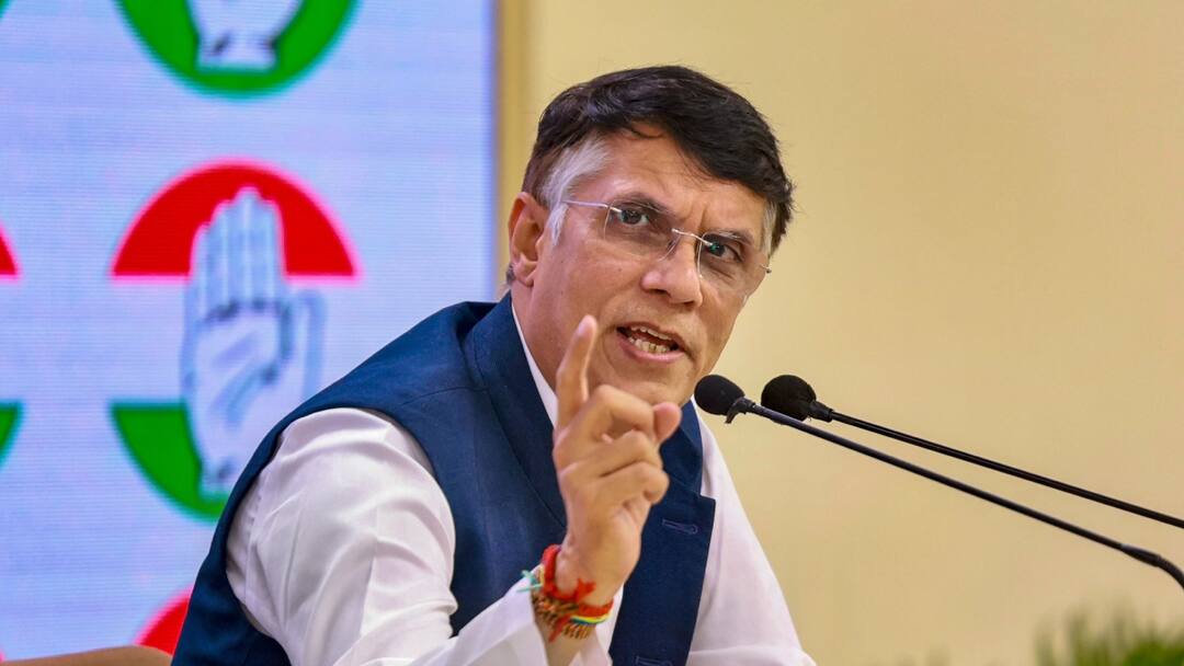 Congress Pawan Khera First Reaction On RSS Leader Indresh kumar Statement BJP RSS के इंद्रेश कुमार ने बीजेपी को बताया अहंकारी तो कांग्रेस ने दिया ये पहला रिएक्शन, जानें क्या कहा?