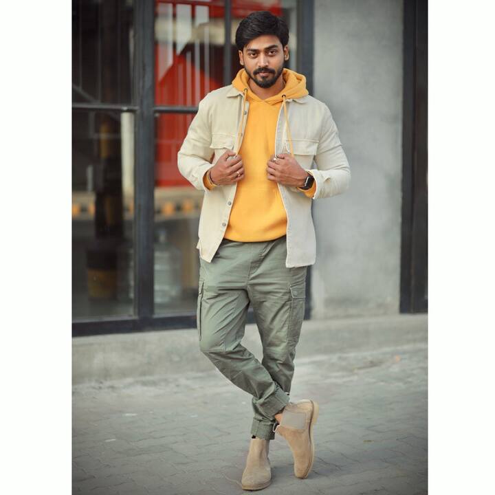 స్టార్టింగ్ నుంచి వసుధారకి పోటీగా రిషిని దక్కించుకునేందుకు ఎవరో ఒకరు ఉంటూనే ఉన్నారు. సీరియల్ స్టార్టింగ్ లో సాక్షి అనే క్యారెక్టర్ తో రిషికి నిశ్చితార్థం అవుతుంది...కానీ సాక్షి మాత్రం చదువుకోసం వెళ్లిపోతుంది. వసు - రిషి ప్రేమలో మునిగితేలుతున్న టైమ్ లో రీఎంట్రీ ఇచ్చి రిషిని దక్కించుకునేందుకు కుట్రలు చేసింది...చివరకు పెళ్లివరకూ వచ్చిన తర్వాత వసుధారనే రిషి కలవరించడం చూసి కోపంతో వెళ్లిపోతుంది...