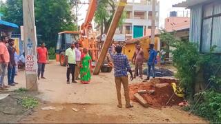 ஆம்புலன்ஸ் கூட போக முடியாது: ரூ.7 லட்சம் செலவில் சாலையை விரிவாக்கம் செய்து கொண்ட பொதுமக்கள்