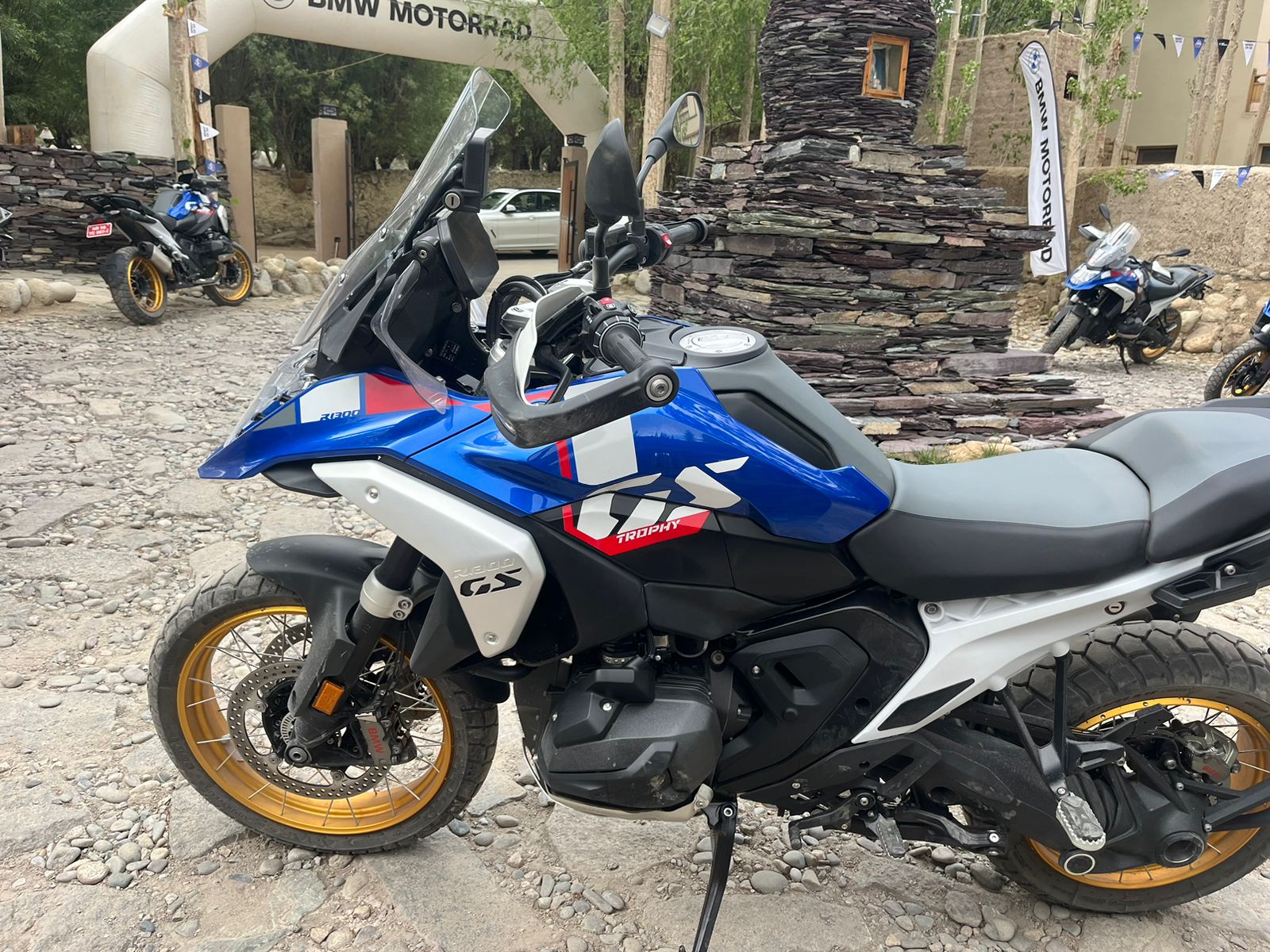 तस्वीरों में देखिए नई BMW R 1300 GS का फर्स्ट लुक रिव्यू, पहले से ज्यादा हल्की और पॉवरफुल