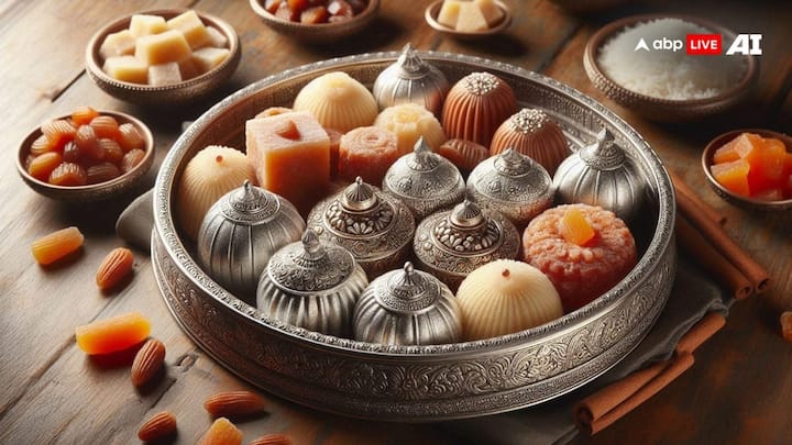 सिल्वर लीफ (चांदी) को चमड़े में रख कर विशेष तरह के हथौड़े उसे लम्बे समय तक कूट-कूट कर पतला किया जाता है. ऐसा करने से चांदी एक पतली झिल्ली जैसी परत में बदल जाती है.