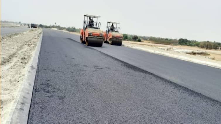 Gorakhpur Link Expressway More 97 percent work complete CM Yogi give gift this month ann Gorakhpur Lucknow Link Express Way: गोरखपुर से लखनऊ अब सिर्फ साढ़े तीन घंटे में, लिंक एक्सप्रेस वे का उद्घाटन होगा जल्द