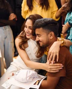 Kiara Advani Celebrates 10 Years In Bollywood With A Fan Event, See All Pics