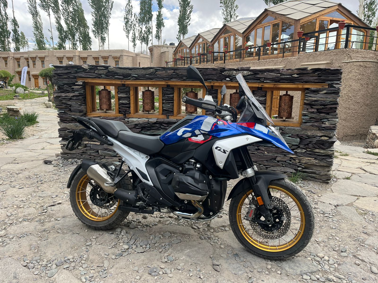 तस्वीरों में देखिए नई BMW R 1300 GS का फर्स्ट लुक रिव्यू, पहले से ज्यादा हल्की और पॉवरफुल