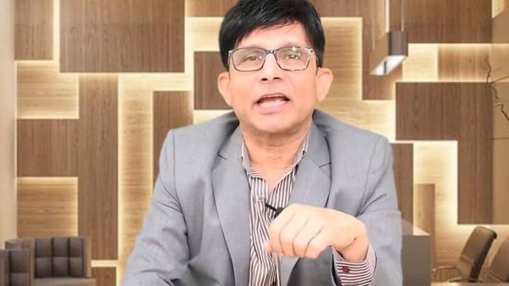 इसके बाद बसपा प्रत्याशी माजिद अली खान ने कहा कि उनको उनके भाई से कोई लेना देना नहीं है. माजिद अली ने कहा कि पिछले 15 सालों से मेरी केआरके के साथ कोई बातचीत नहीं है. उन्होंने कहा कि कई बार परिवार में ऐसा होता है कि दो भाई अलग-अलग पार्टी में होते हैं तो बस इसलिए हिंदुस्तान की जनता से यह दरख्वास्त करता हूं कि मुझे मेरे भाई से ना जोड़ा जाए.