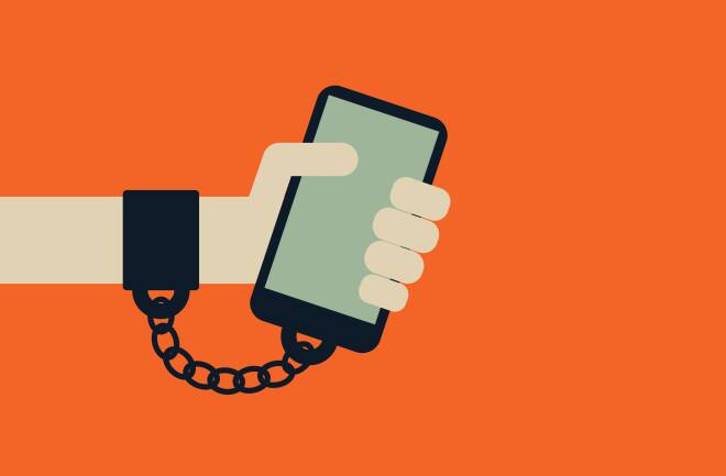 ਹਾਲਾਂਕਿ, ਇਸਦਾ ਕੋਈ ਇੱਕ ਤਰੀਕਾ ਤਾਂ ਨਹੀਂ ਹੈ। ਪਰ ਤੁਸੀਂ ਸਾਧਾਰਨ ਫ਼ੋਨ ਦਾ IMEI ਚੈੱਕ ਕਰ ਸਕਦੇ ਹੋ ਅਤੇ ਬਾਕਸ 'ਤੇ ਮੈਂਸ਼ਨ ਨੰਬਰ ਚੈੱਕ ਕਰ ਸਕਦੇ ਹੋ। ਪਰ ਪੁਰਾਣਾ ਫੋਨ ਖਰੀਦਣ ਤੋਂ ਪਹਿਲਾਂ, ਤੁਹਾਨੂੰ ਸਰਵਿਸ ਸੈਂਟਰ ਵਿੱਚ ਇਸ ਦੀ ਜਾਂਚ ਜ਼ਰੂਰ ਕਰਵਾਉਣੀ ਚਾਹੀਦੀ ਹੈ।