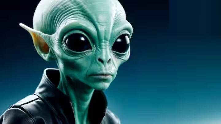 Alien On Earth may lives with Humans harvard university researcher claim on papers Alien On Earth : धरती पर हमारे बीच रहते हैं एलियन!, हार्वर्ड यूनिवर्सिटी के शोधकर्ताओं ने किया खुलासा