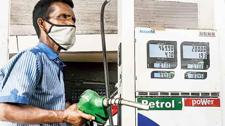 karnataka government increase petrol diesel price know full details Petrol Diesel Price Hike: பேரதிர்ச்சி! பெட்ரோல், டீசல் விலை திடீர் உயர்வு - மக்களுக்கு ஷாக் தந்த மாநில அரசு