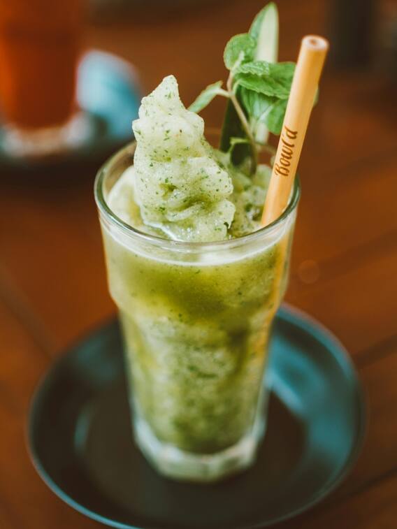 गर्मियों में घर पर ऐसे बनाएं आम पन्ना