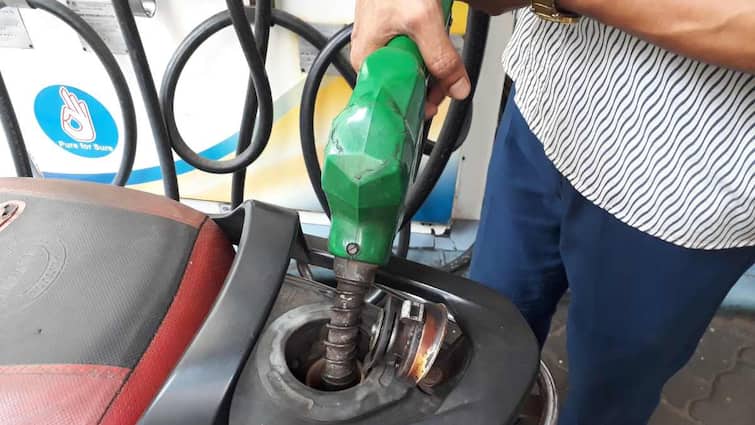 Petrol Diesel Price Hike In Goa BJP Government Increase VAT On Fuel Opposition Raises Questions Petrol Diesel Price: बीजेपी की सरकार वाले इस राज्य में बढ़ गए पेट्रोल के दाम, डीजल की भी कीमतें बढ़ीं