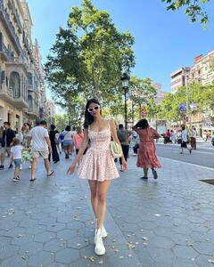 Mouni Roy Suraj Nambiar Vacation Pics: पति संग वेकेशन पर कोजी हुई मौनी रॉय...मिनी ड्रेस में दिए ऐसे-ऐसे पोज, तस्वीरें वायरल