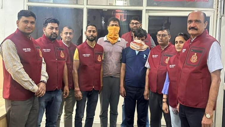 Delhi Crime Branch busted fake caste certificates gang making  four people including magistrate arrested दिल्ली क्राइम ब्रांच ने फर्जी कास्ट सर्टिफिकेट बनाने वाले गिरोह का किया पर्दाफाश, मजिस्ट्रेट समेत चार गिरफ्तार