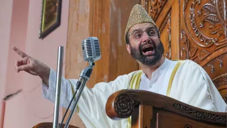 Mirwaiz Umar Urges Displaced Kashmiri Pandits to Return to Their Home jammu kashmir 'यह रिश्तों को जोड़ने का वक्त...', हुर्रियत नेता मीरवाइज उमर ने कश्मीरी पंडितों से की घर लौटने की अपील