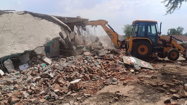 Madhya Pradesh Authorities Demolish 11 Houses After Beef Found In Mandla Raid Cow Rescued MP: Houses Of 11 Razed In Mandla After Beef Found In Refrigerators, 150 Cows Rescued, Police Say
