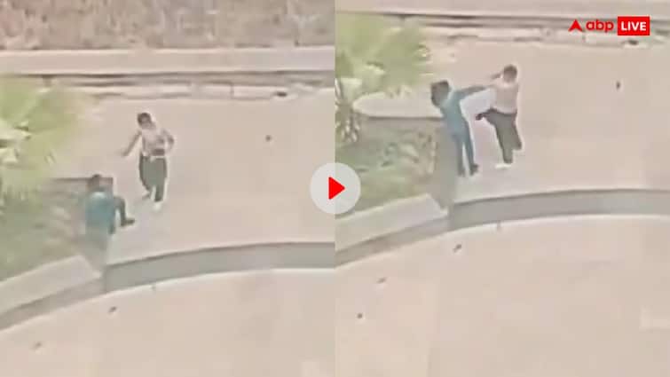 Boyfriend slaps girlfriend in a university in Noida Video goes viral on social media Video: यूनिवर्सिटी कैंपस में शख्स से महिला को मारा जोरदार थप्पड़...इसके बाद जो हुआ वो हैरान करने वाला था