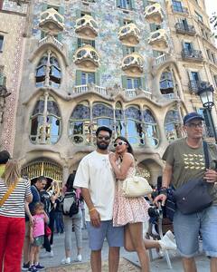 Mouni Roy Suraj Nambiar Vacation Pics: पति संग वेकेशन पर कोजी हुई मौनी रॉय...मिनी ड्रेस में दिए ऐसे-ऐसे पोज, तस्वीरें वायरल