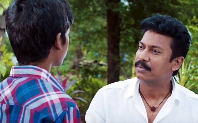 2016 ஆம் ஆண்டு சமுத்திரக்கனி இயக்கத்தில் வெளிவந்த அப்பா. ஒரு அப்பா பிள்ளைகளிடம் எப்படி இருக்க வேண்டும் என்றும் எப்படி இருக்க கூடாது என்றும் தெளிவாக கூறி இருப்பார் சமுத்திரக்கனி.