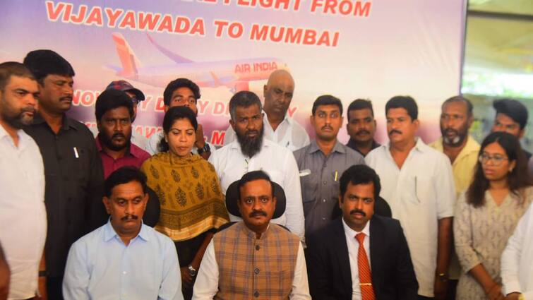 Vijayawada new flight service started from gannavaram to mumbai airport AP News: విజయవాడ నుంచి ముంబైకి 2 గంటల్లోనే చేరుకోవచ్చు, గన్నవరంలో విమాన సర్వీసు పునః ప్రారంభం