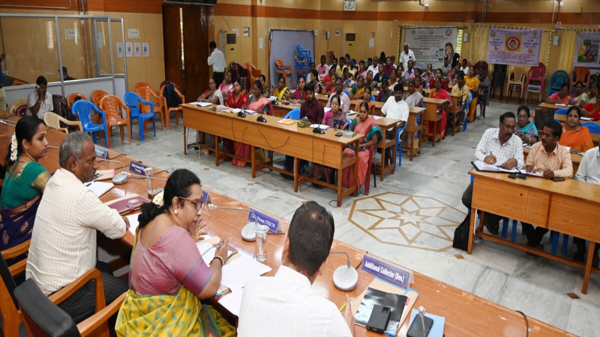 அனைத்து பள்ளிகளிலும் மாணவர்கள் மனசு புகார் பெட்டி: மாநில மகளிர் ஆணையத் தலைவர்