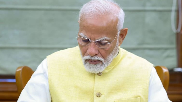 breaking news Case filed against PM Modi over INC will distribute wealth among Muslims if regained power remark PM Modi: ప్రధాని మోదీపై కేసు, బెంగళూరు న్యాయస్థానంలో ప్రైవేట్ ఫిర్యాదు - కారణం ఇదీ