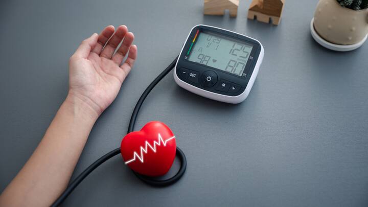 Monitor blood pressure: High blood pressure can damage the kidneys over time and increase the risk of kidney cancer. Regularly monitoring and managing blood pressure through lifestyle changes and medication, if necessary, is crucial. Reduce salt intake, exercise regularly, and follow your doctor's advice to maintain healthy blood pressure levels. (Image Source: Canva)