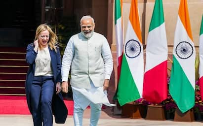 તેમણે G7 સમિટના બીજા દિવસે આઉટરીચ સત્ર પહેલા નમસ્તે કહીને પીએમ મોદીને શુભેચ્છા પાઠવી હતી.