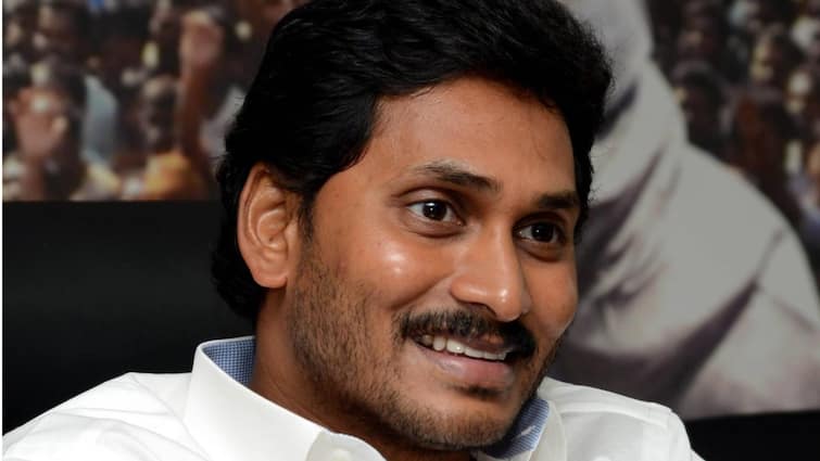 Andhra Pradesh: Unauthorised Structures At Ex-CM YS Jagan Mohan Reddy's Residence Razed, Video Surfaces Andhra Pradesh: Unauthorised Structures At Ex-CM YS Jagan Mohan Reddy's Residence Razed, Video Surfaces