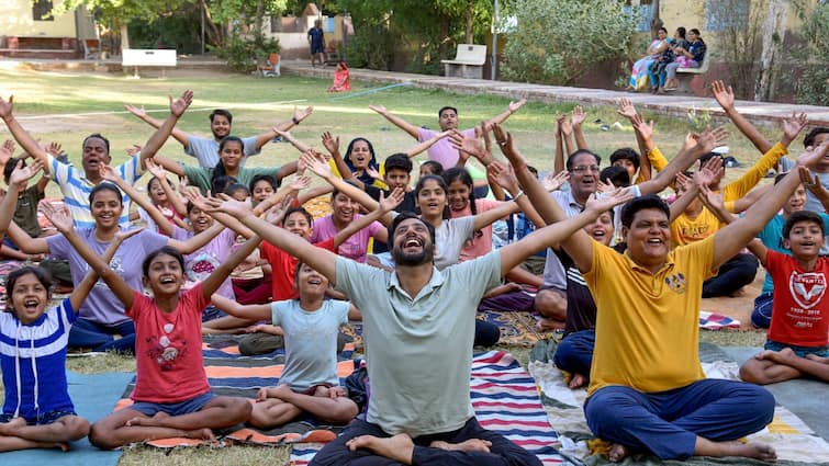 International Yoga Day yoga practice will continue for 1500 minutes non stop in Jaipur ann अंतर्राष्ट्रीय योग दिवस पर जयपुर में बनेगा विश्व रिकॉर्ड, बिना रुके 1500 मिनिट तक चलेगा योगाभ्यास