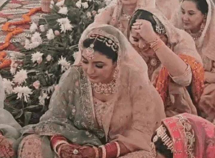 ਦੱਸ ਦੇਈਏ ਕਿ ਉਨ੍ਹਾਂ ਦੇ ਵਿਆਹ ਵਿੱਚ ਕਈ ਵੱਡੇ ਸਿਆਸੀ ਆਗੂਆਂ ਸਣੇ ਪੰਜਾਬੀ ਸਿਨੇਮਾ ਜਗਤ ਦੇ ਕਈ ਕਲਾਕਾਰਾਂ ਨੇ ਸ਼ਿਰਕਤ ਕੀਤੀ। ਅਨਮੋਲ ਗਗਨ ਮਾਨ ਦੇ ਵਿਆਹ ਦੀਆਂ ਕਈ ਤਸਵੀਰਾਂ ਸੋਸ਼ਲ ਮੀਡੀਆ ਉੱਪਰ ਤੇਜ਼ੀ ਨਾਲ ਵਾਇਰਲ ਹੋ ਰਹੀਆਂ ਹਨ।