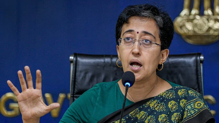 Delhi water crisis AAP Minister Atishi Announced hunger strike on  water shortage Delhi Delhi Water Crisis: Atishi Seeks PM Modi's Intervention To Resolve Shortage, To Go On Indefinite Fast If...