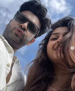 गर्लफ्रेंड Tejasswi Prakash के साथ वेकेशन पर निकले Karan Kundrra, रोमांटिक तस्वीरें शेयर कर यूं लुटाया लेडी लव पर प्यार
