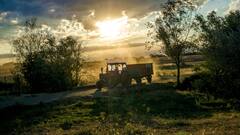 ट्रैक्टर के टायरों में पानी क्यों भरा जाता है, क्या इससे कुछ फायदा होता है?