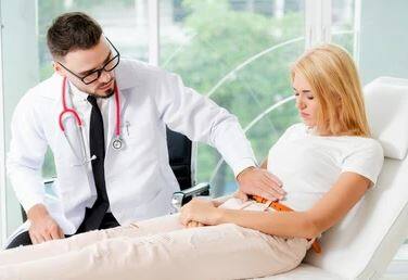 ਦੇਖਣਾ, ਸੁਣਨਾ ਅਤੇ ਮਹਿਸੂਸ ਕਰਨਾ ਇਹ ਸਭ ਸਰੀਰਕ ਮੁਆਇਨਾ ਦਾ ਹਿੱਸਾ ਹਨ, ਇਹ ਜਾਂਚ ਕਰਨ ਲਈ ਕਿ ਕੀ ਸਭ ਕੁਝ ਆਮ ਹੈ ਜਾਂ ਕਿਸੇ ਸਿਹਤ ਸਥਿਤੀ ਦਾ ਮੁਲਾਂਕਣ ਕਰਨ ਲਈ ਡਾਕਟਰ ਤਿੰਨਾਂ ਦੀ ਵਰਤੋਂ ਕਰਦੇ ਹਨ।