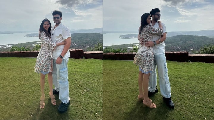 Karan Kundrra Tejasswi Prakash Vacation Pics: करण कुंद्रा और तेजस्वी प्रकाश टीवी इंडस्ट्री में फैंस के फेवरेट कपल हैं. इस वक्त दोनों की रोमांटिक फोटोज सोशल मीडिया पर वायरल हो रही हैं.