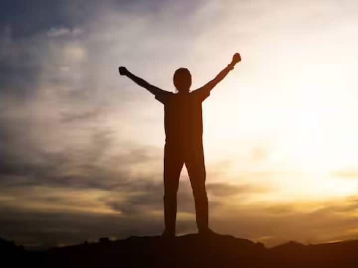 iਚੰਗਾ ਇਨਸਾਨ ਉਹ ਹੁੰਦਾ ਹੈ ਜੋ ਦੂਜਿਆਂ ਨੂੰ ਵੀ ਚੰਗਾ ਬਣਾਉਂਦਾ ਹੈ।