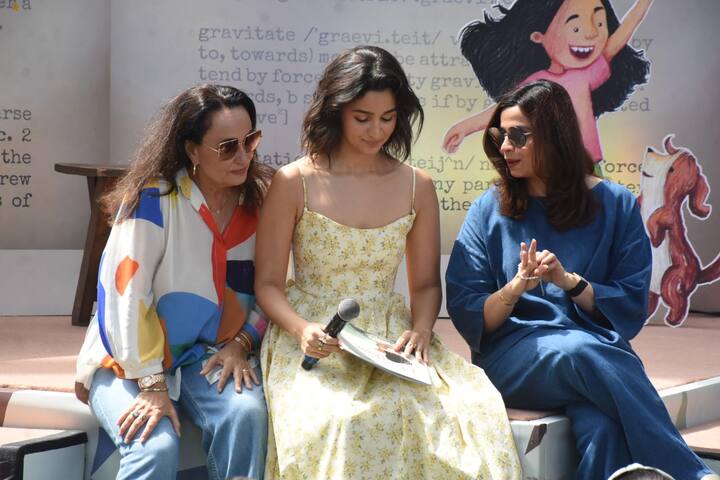 इस इवेंट में आलिया भट्ट अपनी मां सोनी राजदान और बहन शाहीन भट्ट के साथ पहुंची थी.