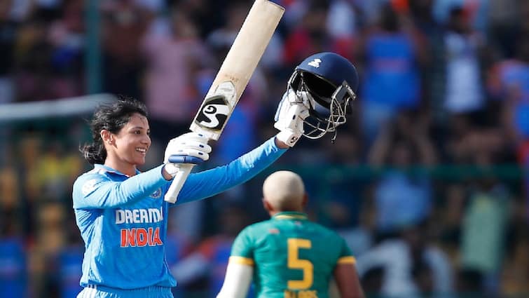 INDW vs SA W Smiriti mandana hit first century hometown know full details Smriti Mandana: இந்திய மண்ணில் முதல் சதம்! தத்தளித்த இந்தியாவை தனி ஆளாக மீட்ட ஸ்மிரிதி மந்தனா!