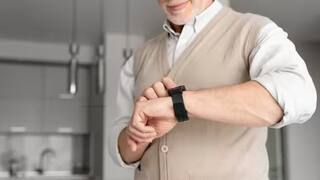 Best Smartwatches: 3 હજારના બજેટમાં ગિફ્ટ કરવા માટે બેસ્ટ છે આ સ્માર્ટવોચ