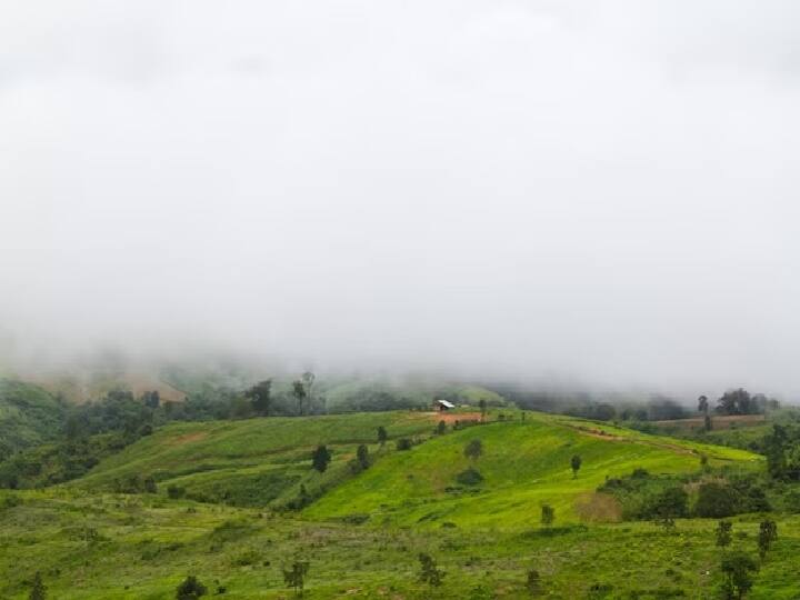 यह एक फ्लाइट पैकेज है, जिसका नाम Arunachal-Land of Dawn lit Mountains है. यह एक फ्लाइट पैकेज है, जिसके जरिए आपको कोलकाता से गुवाहाटी जाने और आने दोनों की फ्लाइट मिलेगी.