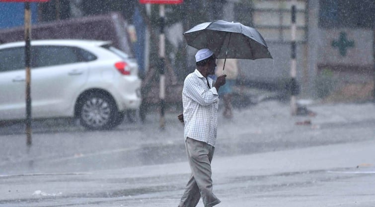 Mumbai Monsoon Latest Updates LIVE rain at many places weather will remain like this till 24 june Maharashtra Marathi News Mumbai Monsoon: मुंबईत 'ब्रेक के बाद' मान्सून अॅक्टिव्ह; कुठे रिमझिम, तर कुठे पावसाची कोसळधार, 24 जूनपर्यंत वातावरणात गारवा कायम!