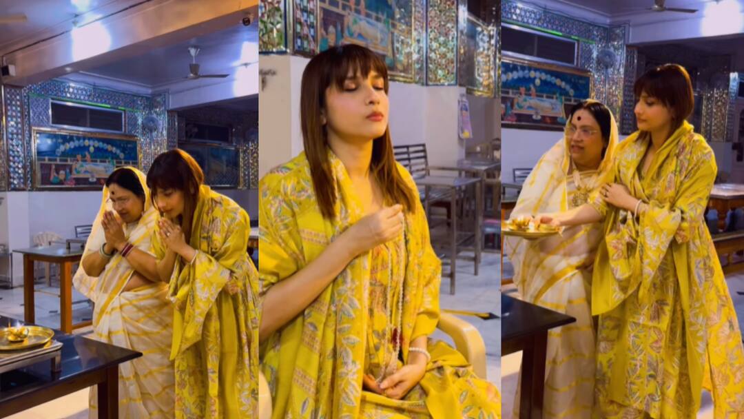 सास के साथ मंदिर पहुंचीं अंकिता लोखंडे, माला जप करते हुए शेयर किया वीडियो तो यूजर्स बोले- सोशल मीडिया पर दिखावा Bigg Boss 17 fame Ankita Lokhande drops video with her mother in law as visit the temple Netizens React सास के साथ मंदिर पहुंचीं अंकिता लोखंडे, माला जप करते हुए शेयर किया वीडियो तो यूजर्स बोले- सोशल मीडिया पर दिखावा