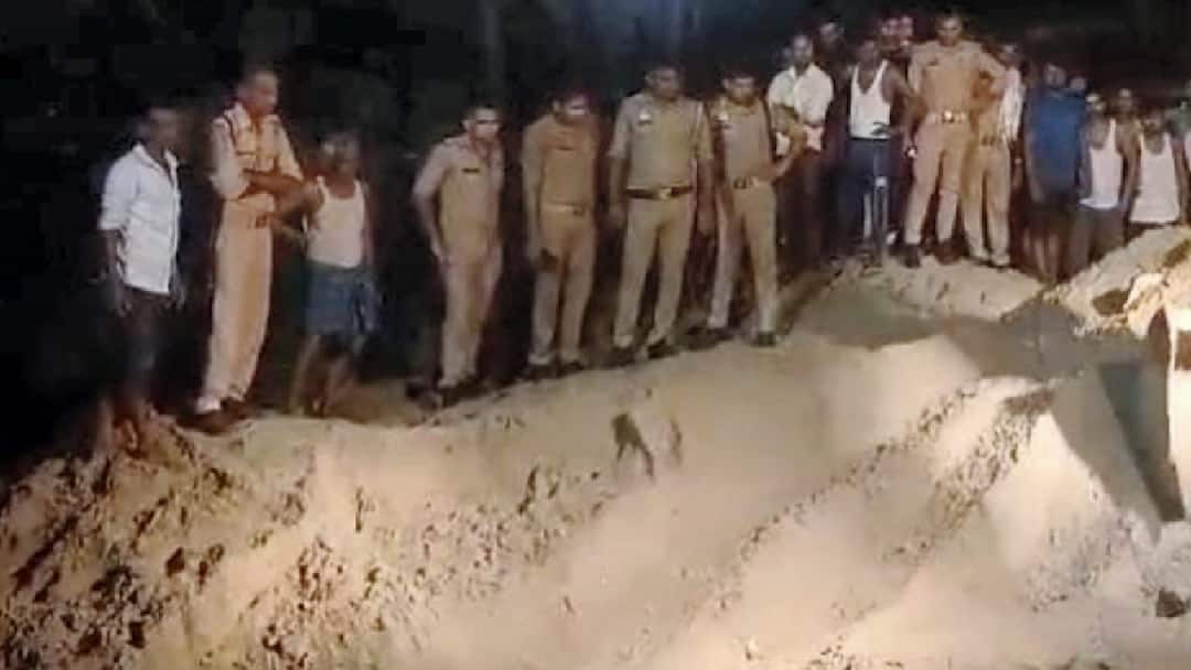 Bihar Dead body found from sand loaded truck in Jehanabad ann Bihar News: बालू अनलोड कर रहा था चालक अचानक निकली लाश, बालू के बीच में दबा हुआ था शव