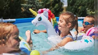 क्या दो साल से छोटे बच्चे नहीं उठा सकते स्विमिंग पूल का लुत्फ, क्यों बढ़ जाता है अस्पताल तक जाने का खतरा?