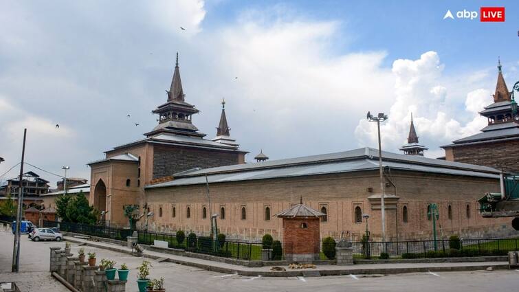 Jammu Kashmir: 6 सालों से सूनी पड़ी है जामा मस्जिद! जानिए क्यों प्रशासन ने ईद की नमाज पढ़ने पर लगाई रोक Jammu Kashmir Local Authorities eid prayers disallowed at srinagars jama masjid for 6th time since 2019 Jammu Kashmir: 6 सालों से सूनी पड़ी है जामा मस्जिद! जानिए क्यों प्रशासन ने ईद की नमाज पढ़ने पर लगाई रोक