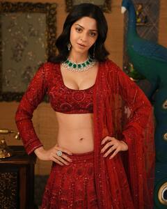 Vedhika:గ్లామర్ డోస్ పెంచేసిన వేదిక- లేటెస్ట్ ఫోటోలు చూస్తే మతి పోవాల్సిందే!